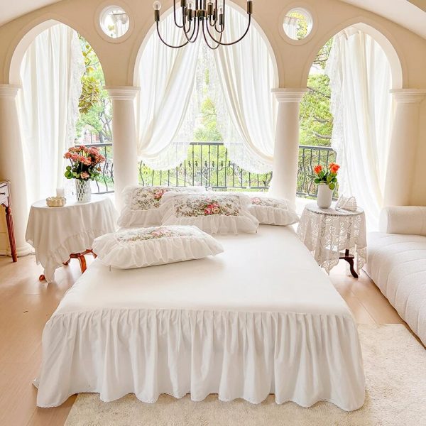 Luxury White Lace Princess Style  Cotton Duvet Cover Bedding Set With Pillow Covers Sale