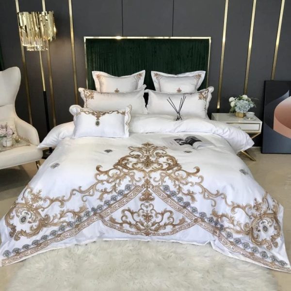 Royal White Embroidery  Cotton Bedding Set Luxury Soft Smooth  Duvet Cover Bedspread Bedding Set With Pillow Covers Cheap